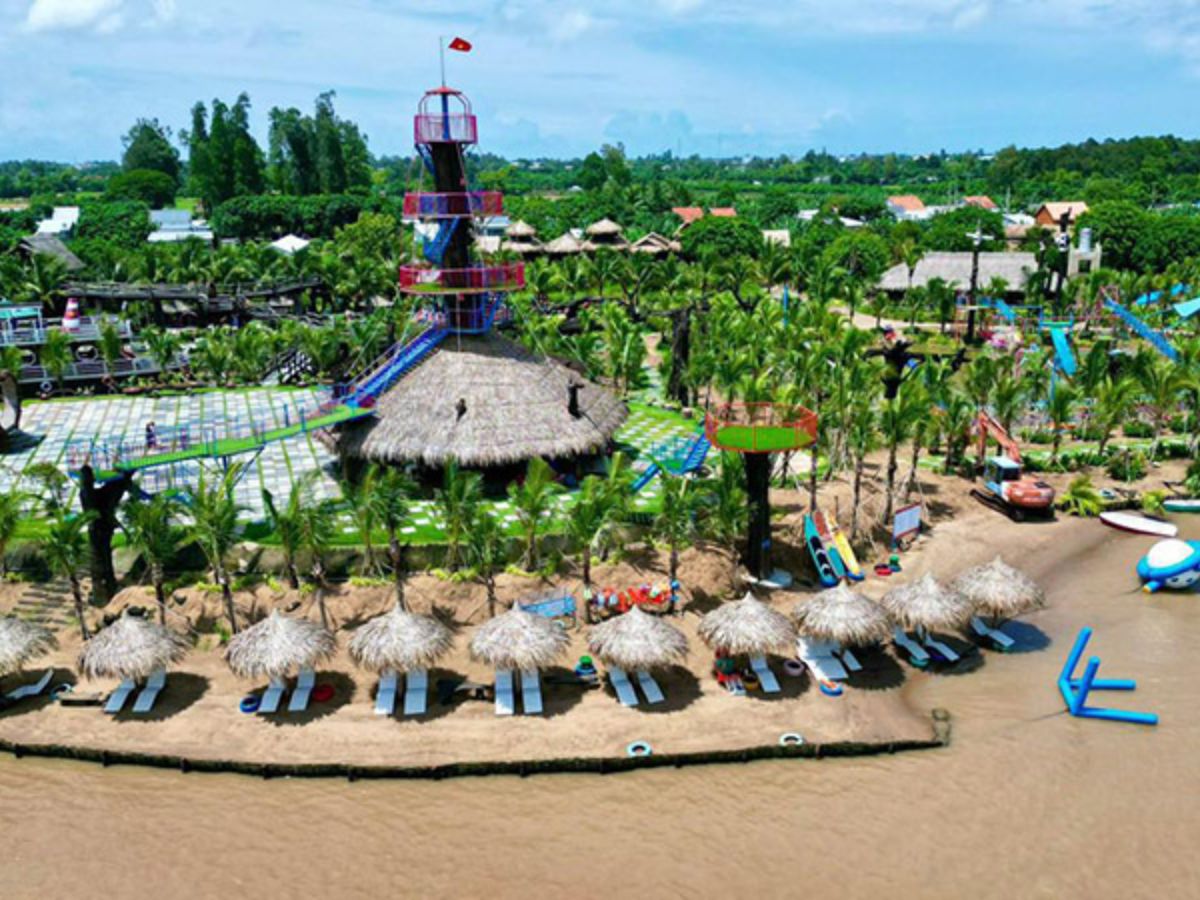 Du khách có thể đến Cồn Én các mùa trong năm, nhưng thuận lợi nhất là vào mùa khô.