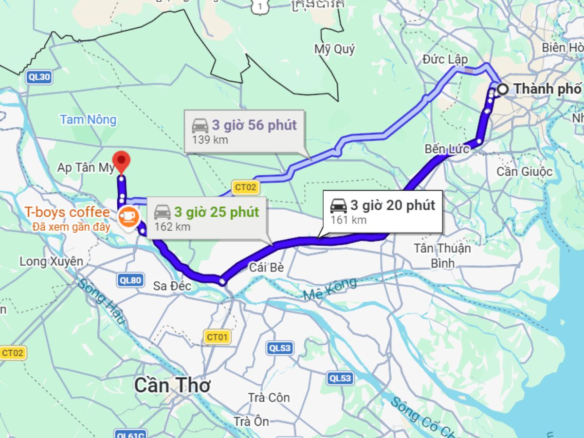 Du khách di chuyển khoảng 3-4 giờ từ TP.HCM để đến khu du lịch. 