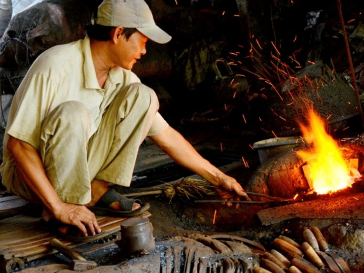 Làng rèn Tân An không có quy mô lớn như nhiều làng nghề khác tại An Giang nhưng vẫn là điểm nhấn trong hành trình du lịch nơi đây.