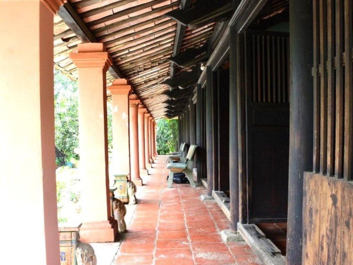 Du khách có thể ghé nhà cổ vào mùa khô, khi thời tiết thuận lợi.