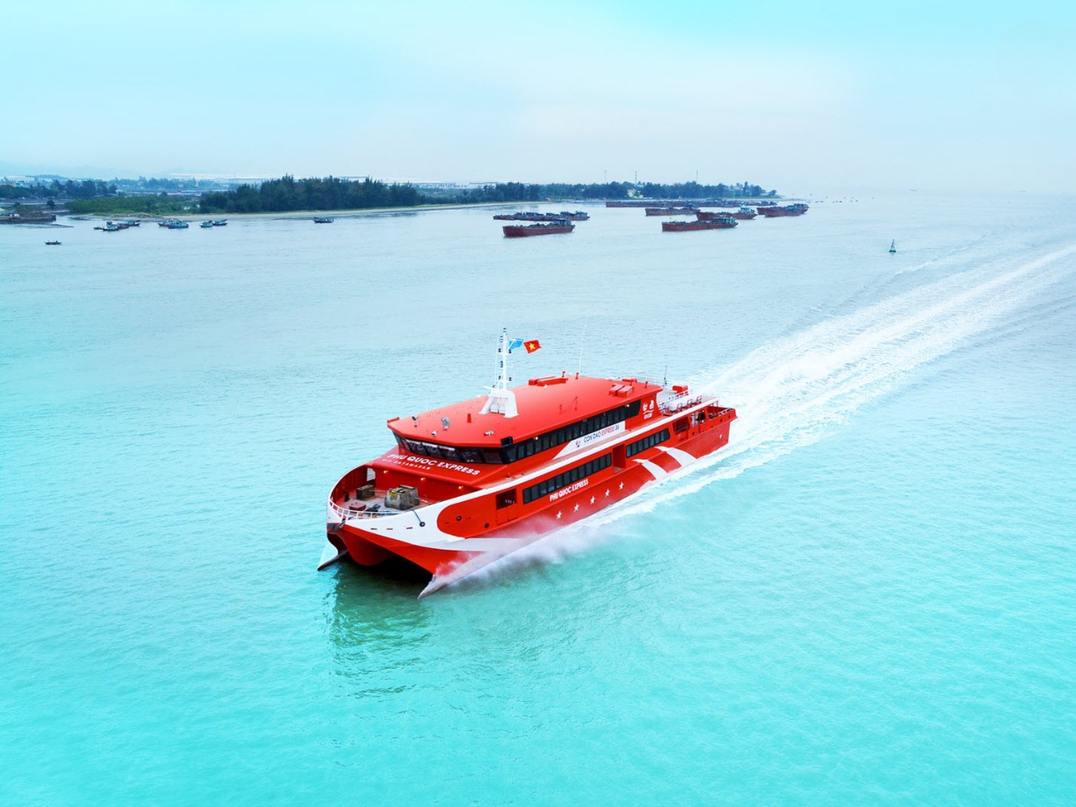 Tàu Phú Quốc Express Rạch Giá - Phú Quốc. 