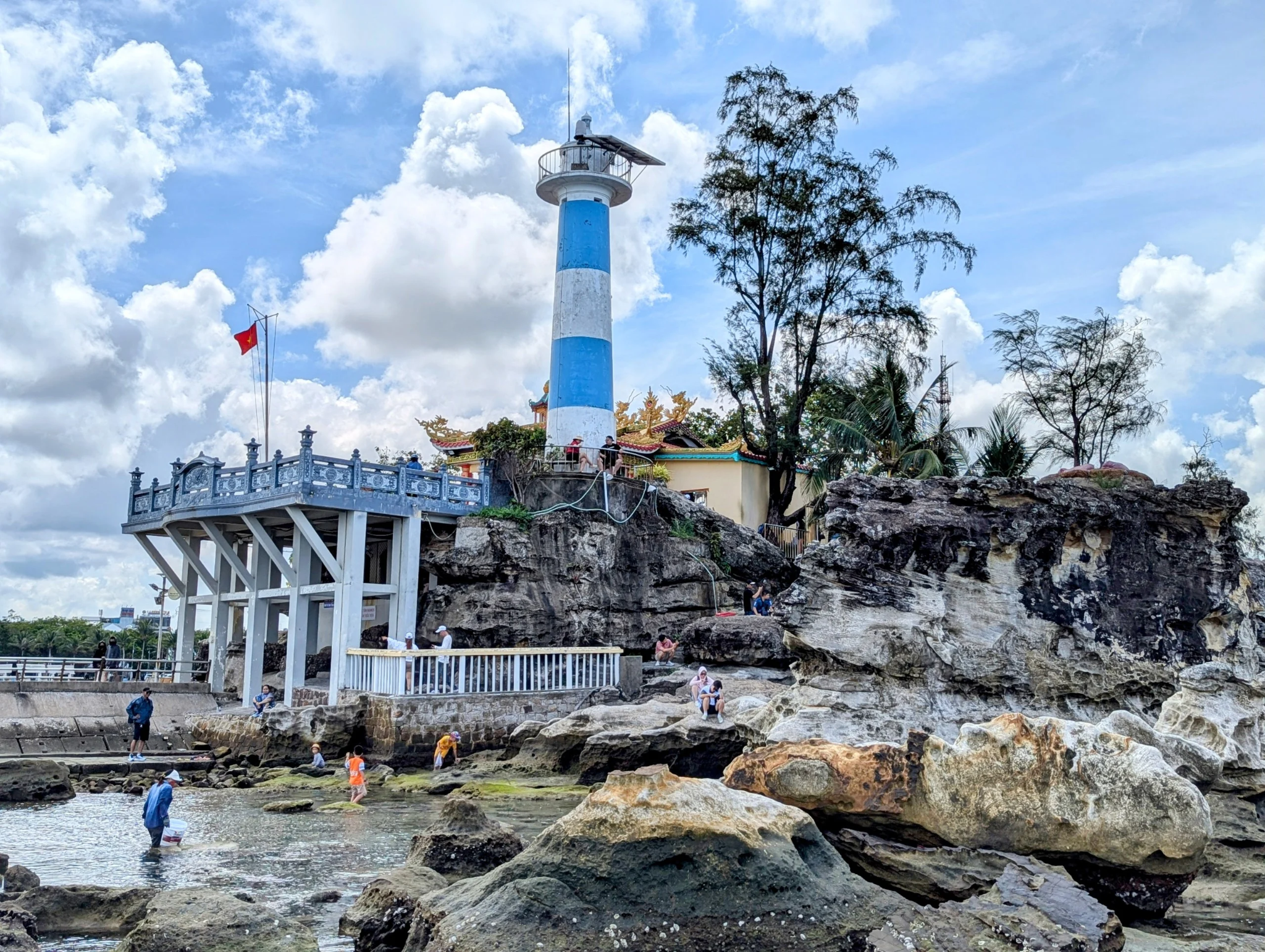 Dinh Cậu là công trình tâm linh mang tính biểu tượng của phường Dương Đông, Phú Quốc.