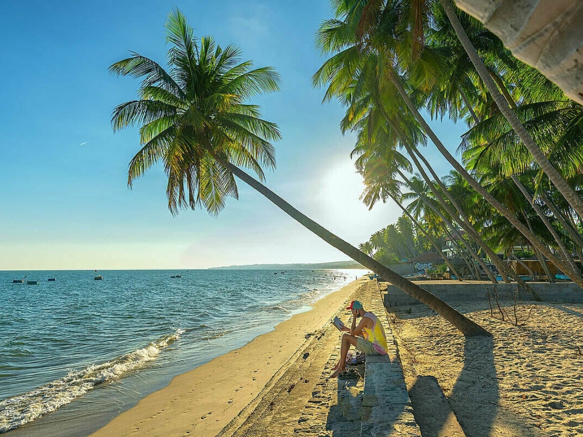 Biển Mũi Né với nét yên bình, đẹp mê đắm lòng người.