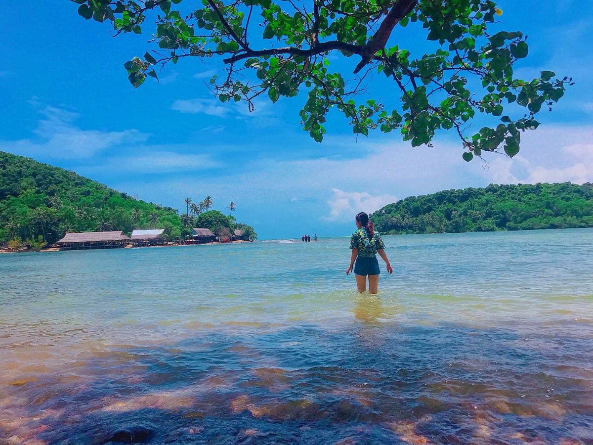 Tận hưởng không gian yên bình, thư giãn tại Ba Hòn Đầm.
