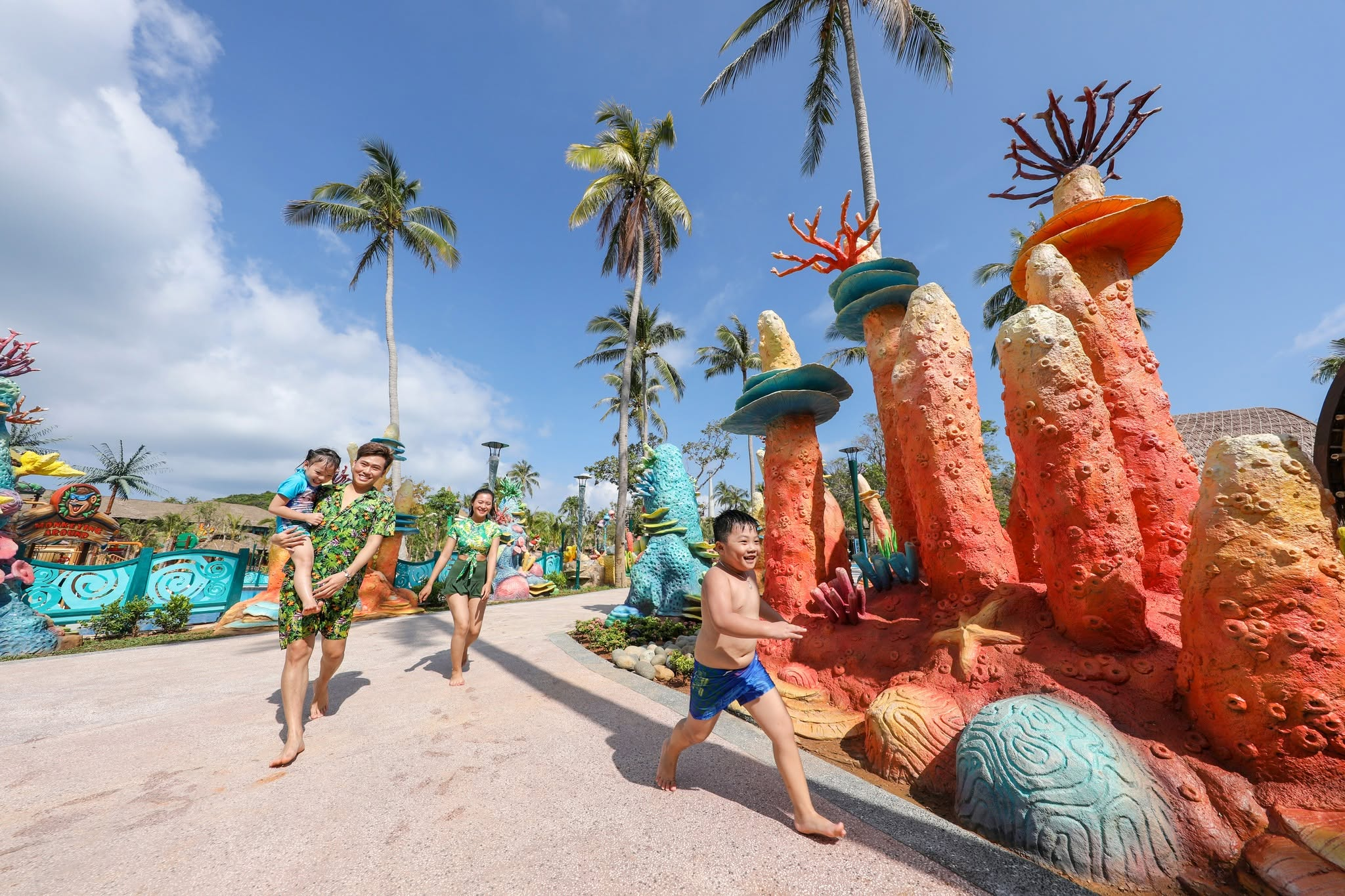 Sun World Hon Thom là điểm đến lý tưởng để du khách tận hưởng nhiều hoạt động vui chơi và giải trí hấp dẫn. (Nguồn: Sưu tầm)