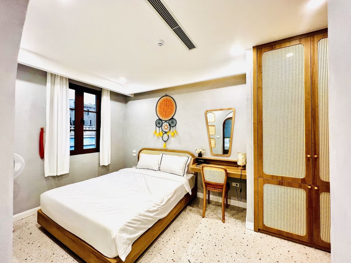 Phòng nghỉ được thiết kế trang nhã, tinh tế, đầy đủ tiện nghi.