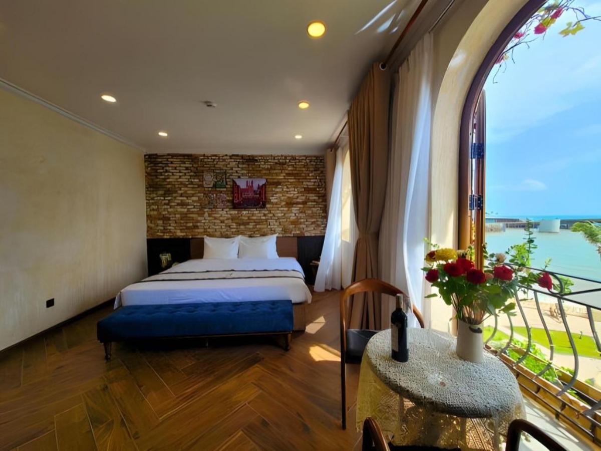 Phòng nghỉ rộng rãi với view biển tuyệt đẹp