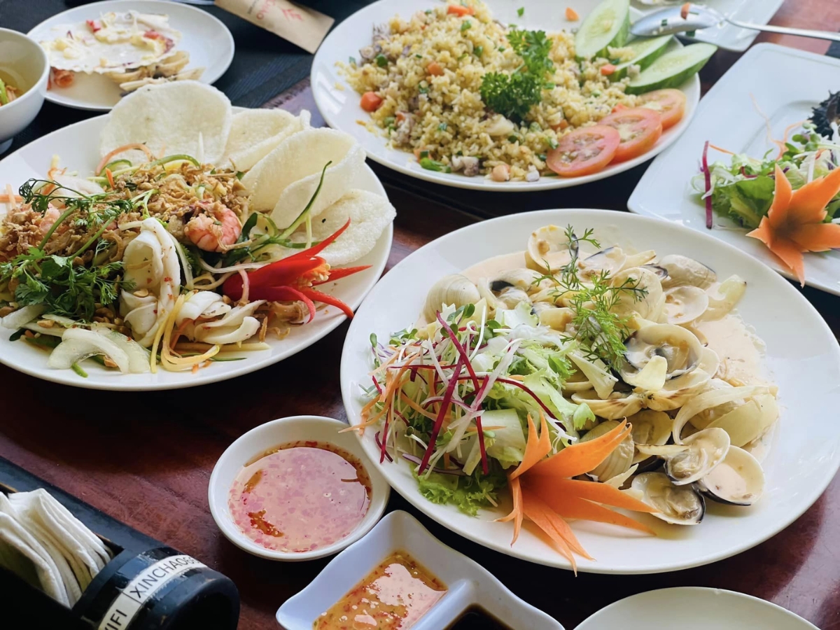 Phú Quốc nổi tiếng với những món ăn thơm ngon, hấp dẫn.
