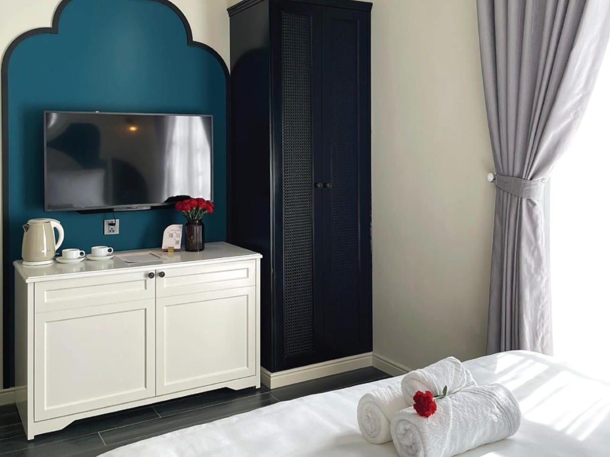 Phòng Senior Superior tại Le Bonheur Hotel được thiết kế lấy cảm hứng từ vẻ đẹp của đại dương xanh.