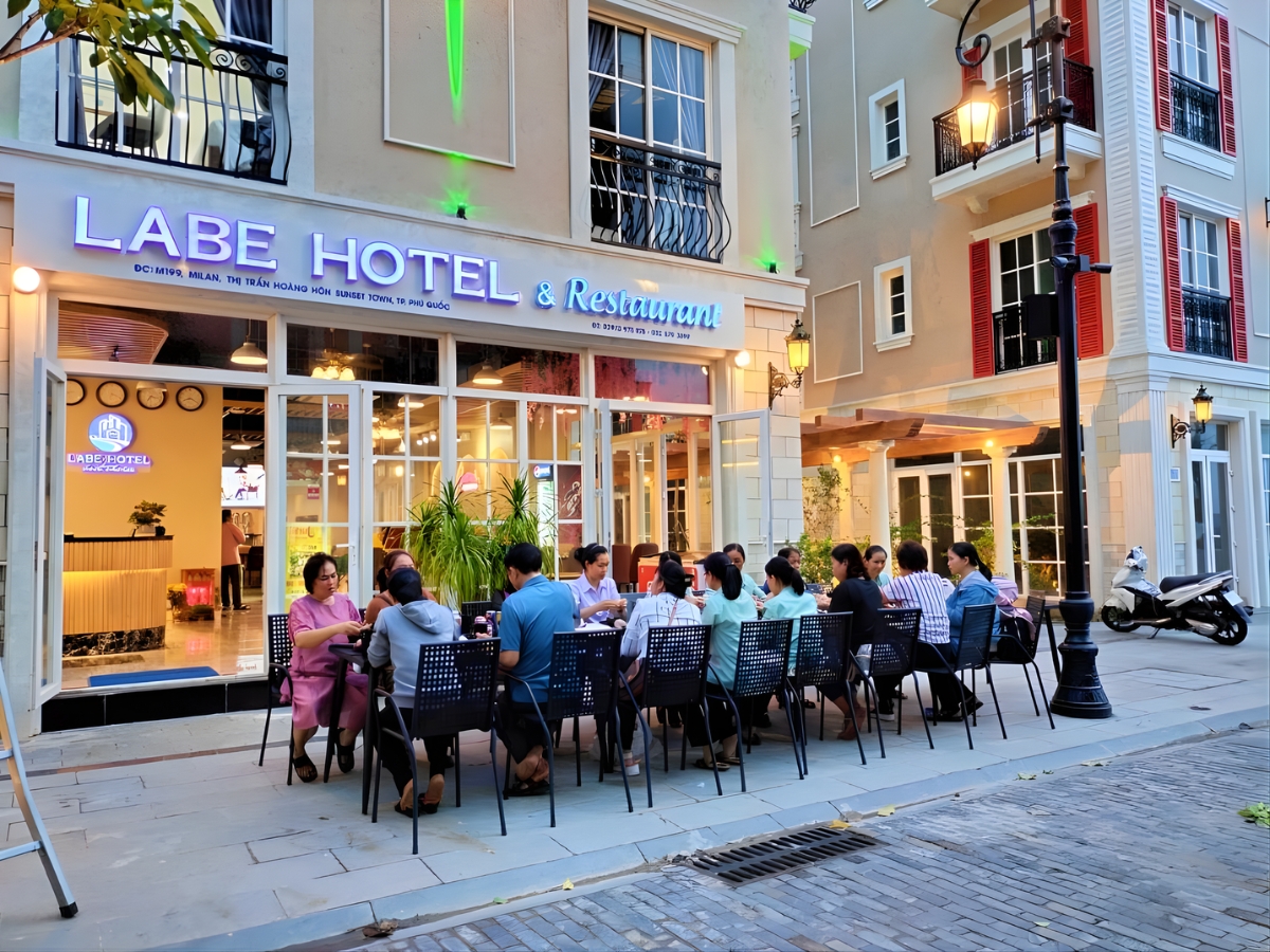 Labe Hotel Phu Quoc tọa lạc tại M199, Milan, Thị trấn Hoàng Hôn.