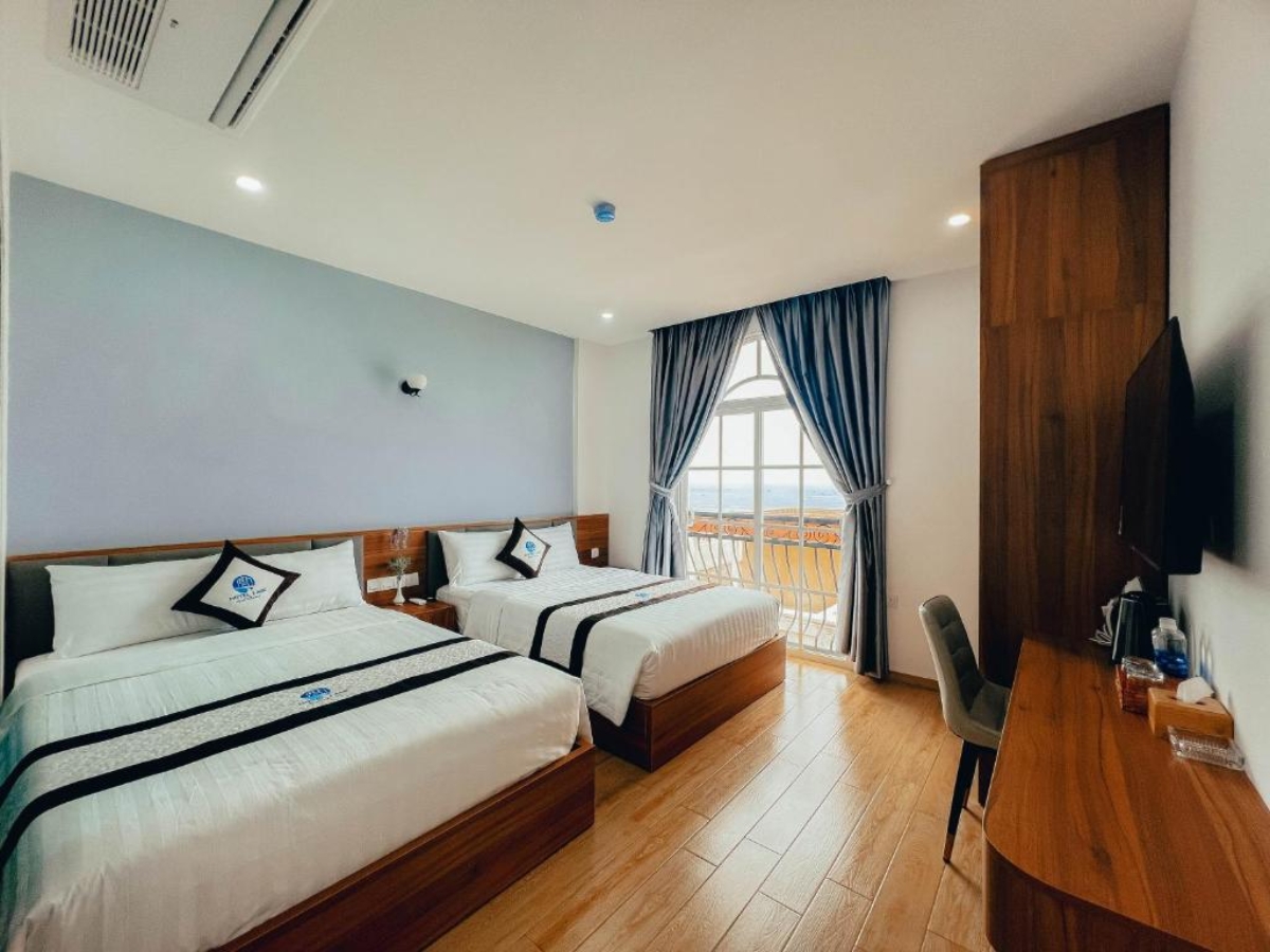 Phòng Triple Room tại Labe Hotel Phu Quoc. 