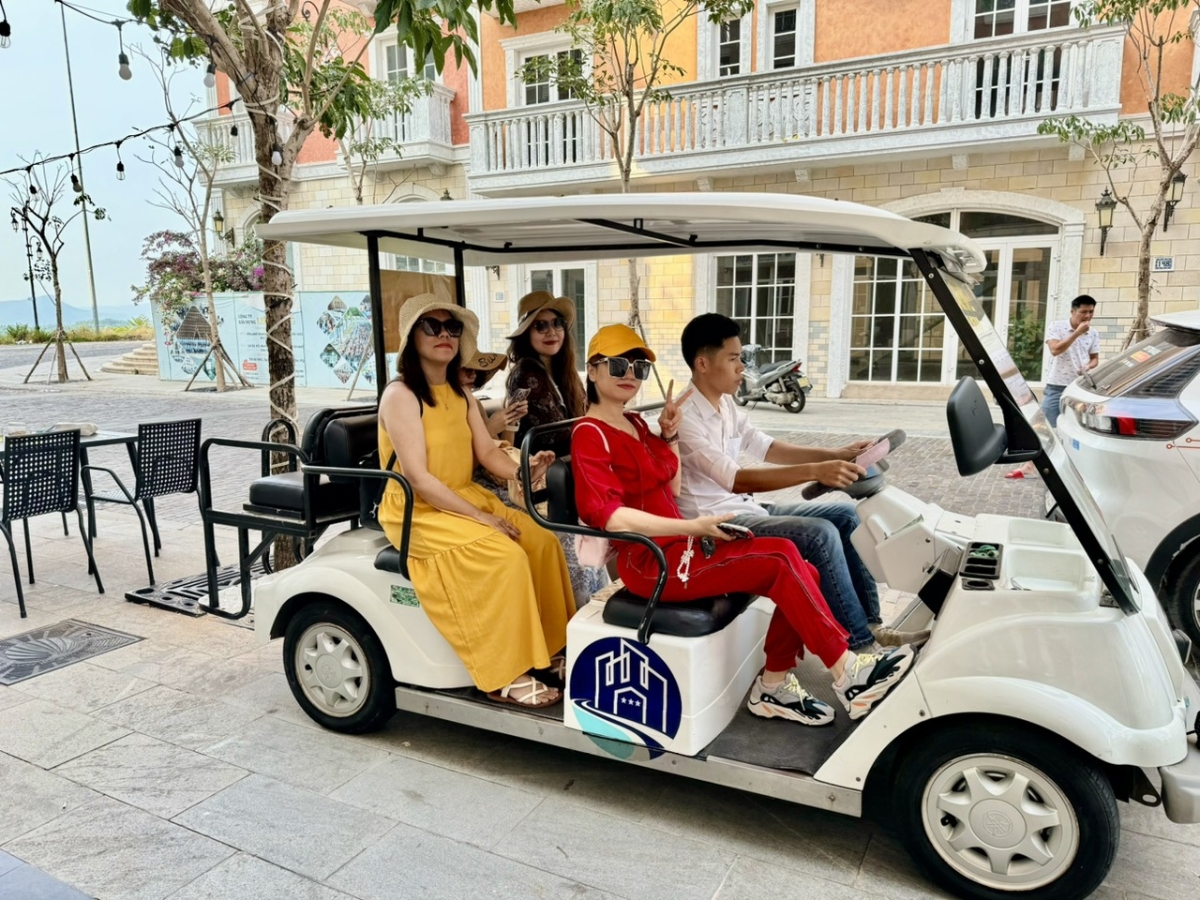 Dịch vụ xe điện do Labe Hotel Phu Quoc cung cấp.