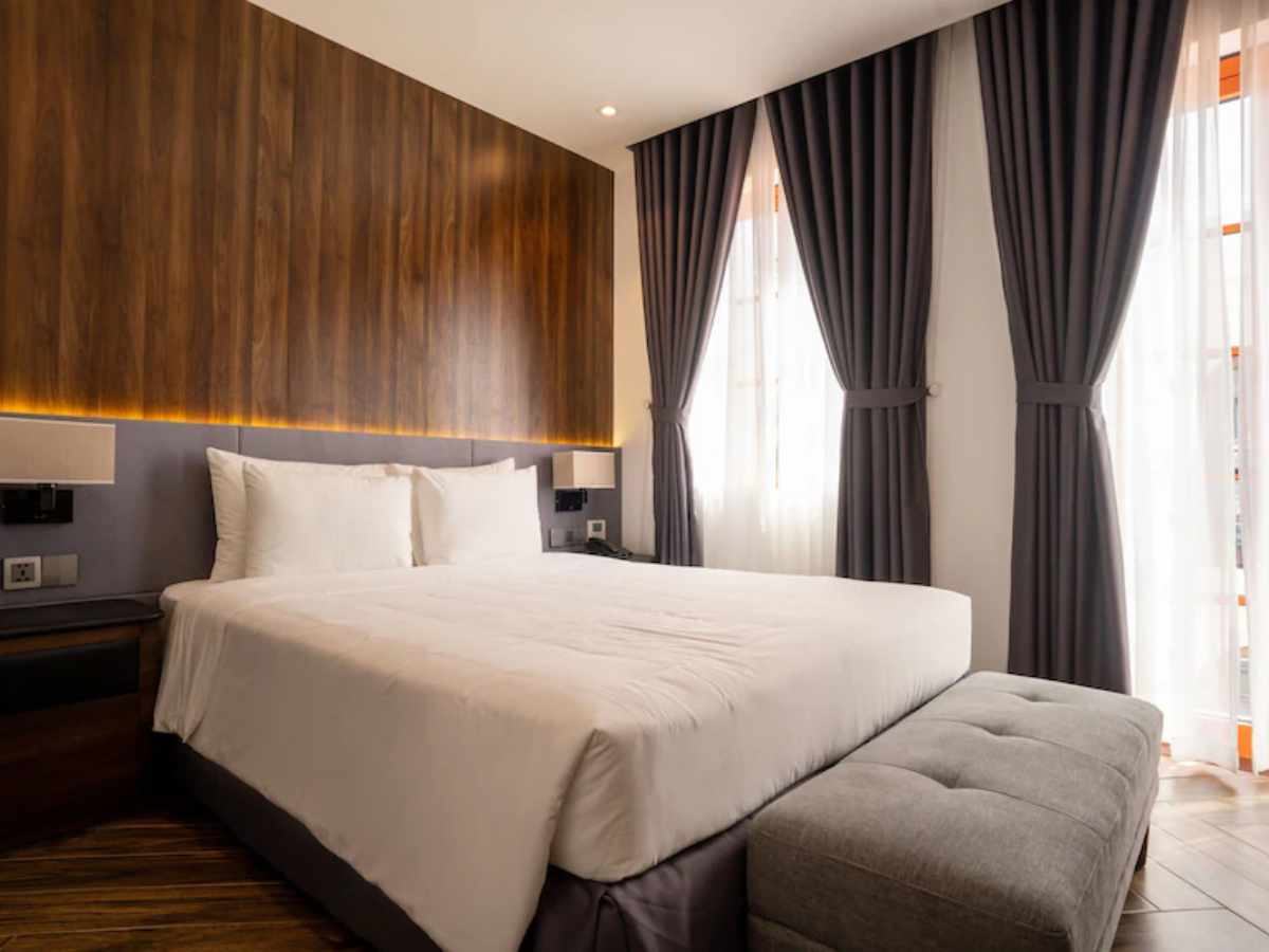 Mức giá phòng tại Calidum Phu Quoc Hotel dao động theo mùa cao điểm và thấp điểm trong năm.