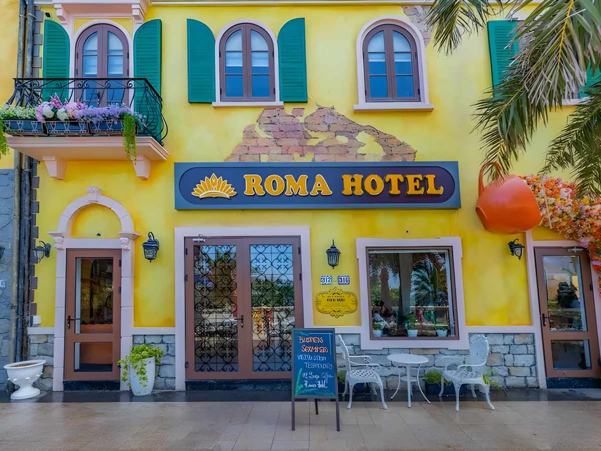 Roma Hotel Phu Quoc là cơ sở lưu trú nằm trong khu vực thị trấn Hoàng Hôn thuộc đảo Phú Quốc. 