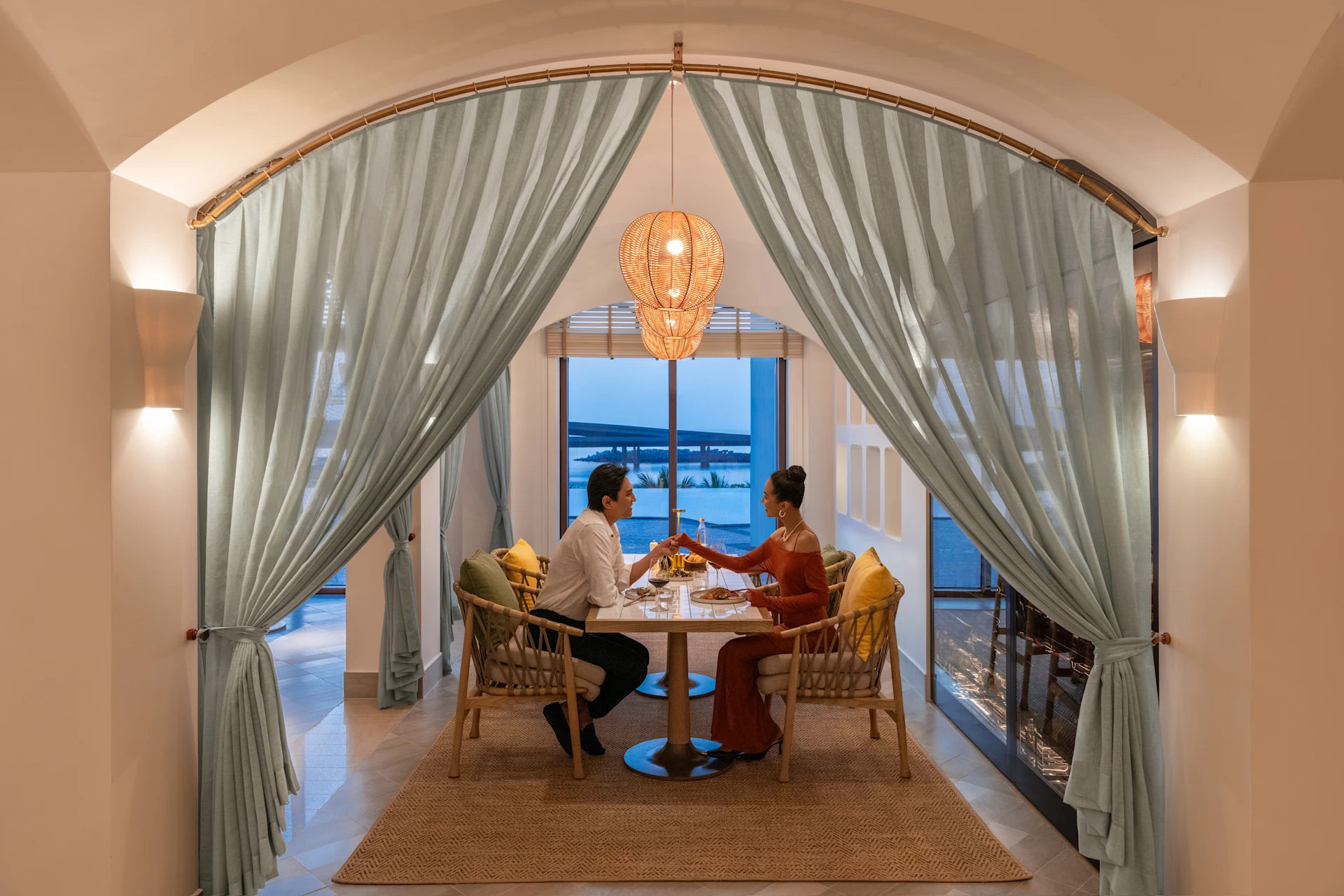 Không gian sang trọng và tầm nhìn hướng biển tại nhà hàng Mare Restaurant. (Nguồn: Sưu tầm)