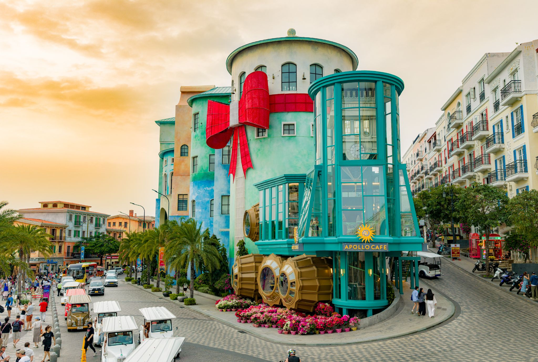 Apollo Cafe nổi bật với kiến trúc nghệ thuật giữa lòng Thị trấn Hoàng Hôn. (Nguồn: Sưu tầm)