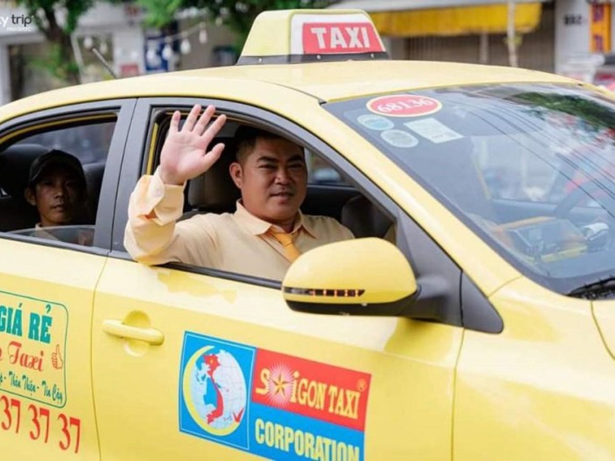 Lựa chọn taxi giúp hành trình đến Sun World Hon Thom trở nên thuận tiện và thoải mái hơn, đặc biệt với người lớn tuổi. (Nguồn: Sưu tầm)
