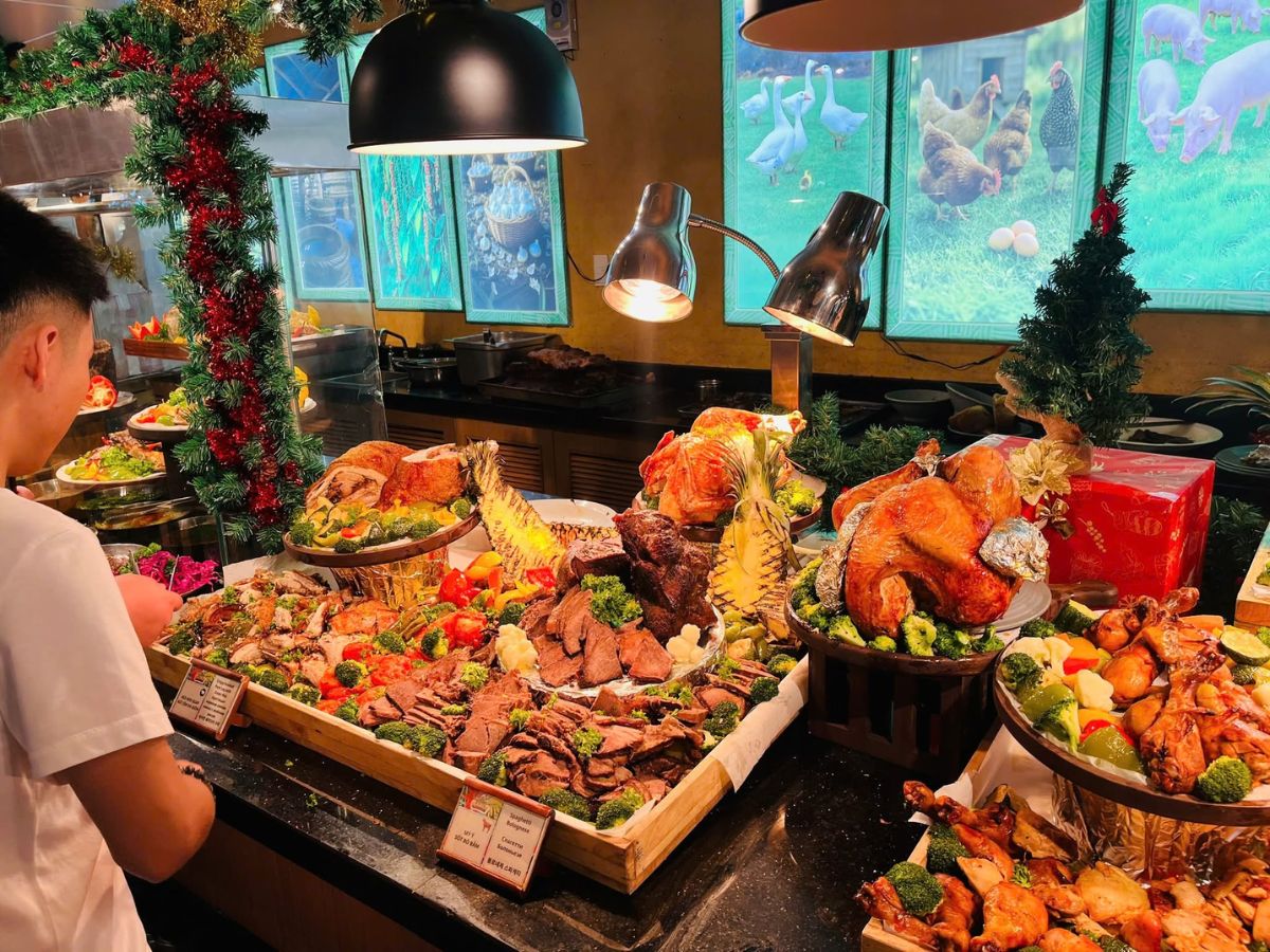Không gian buffet tại Mango Buffet Restaurant mang đến nhiều lựa chọn ẩm thực hấp dẫn cho du khách. (Nguồn: Sưu tầm)