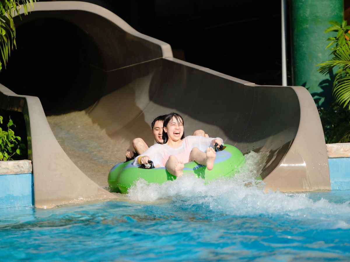Những đường trượt hiện đại tại Aquatopia Water Park mang đến trải nghiệm vui chơi đầy phấn khích. (Nguồn: Sưu tầm)