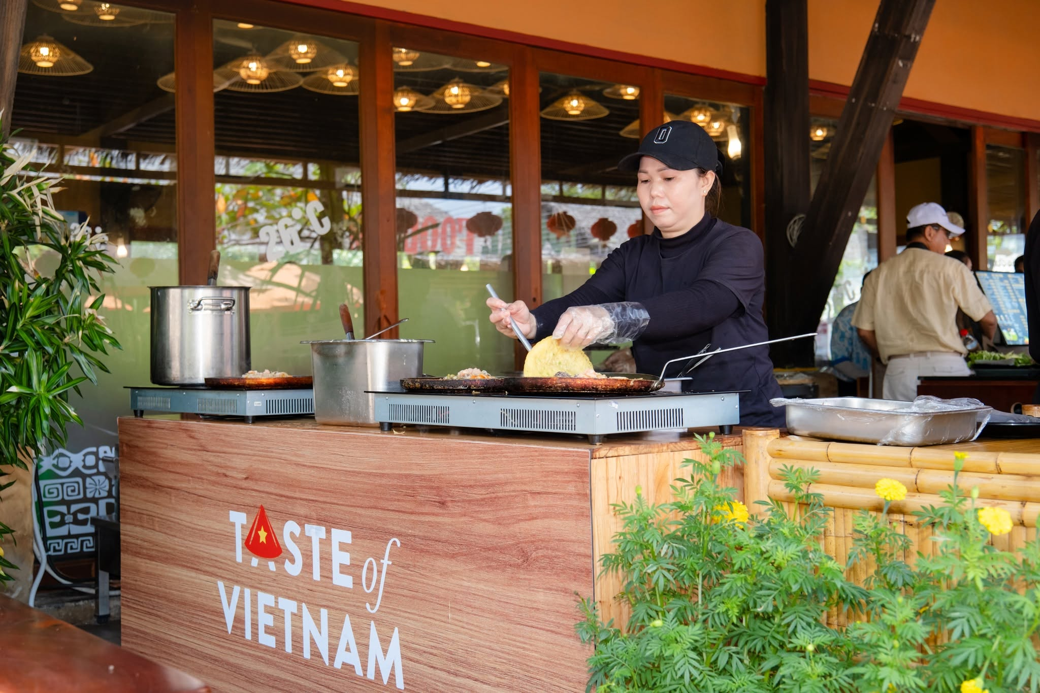 Chợ Quê Taste of Vietnam tái hiện không gian chợ truyền thống với nhiều món ăn đặc sản ba miền. (Nguồn: Sưu tầm)