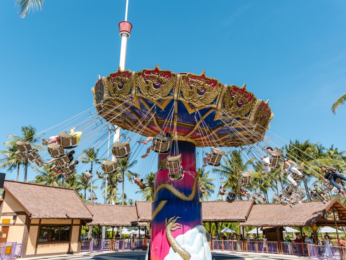 Sun World Hon Thom là tổ hợp vui chơi giải trí hiện đại mà du khách nên ghé khi lưu trú tại Haus Stay Sunset Town Phu Quoc. 