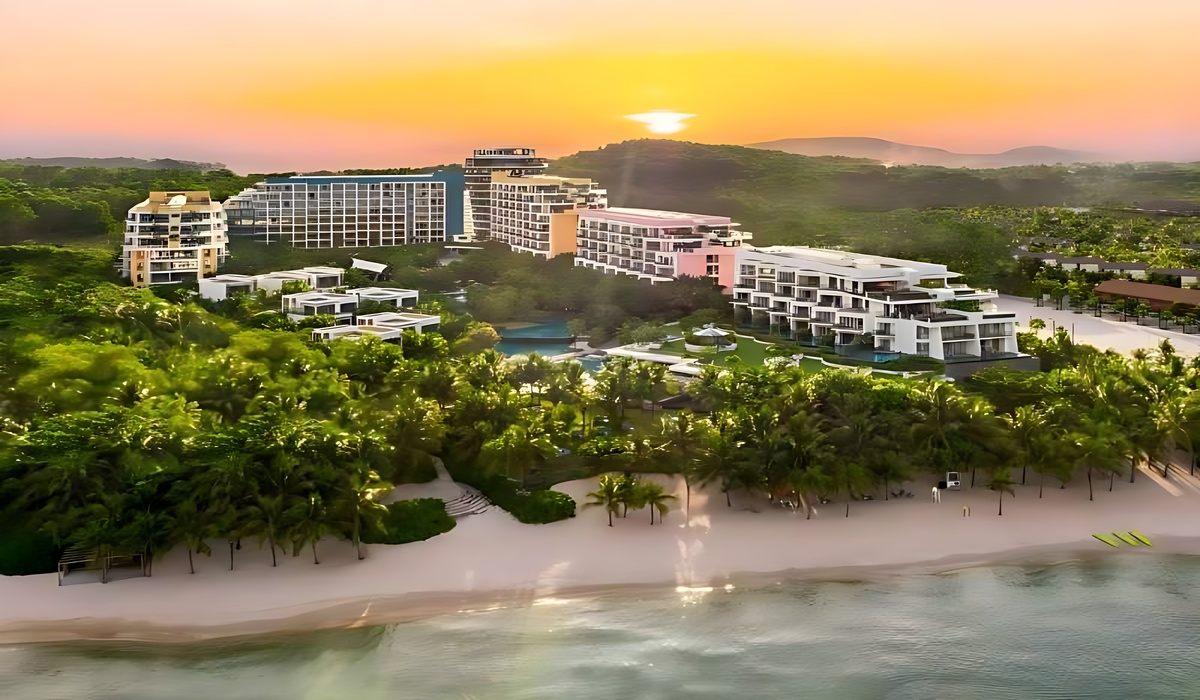 Premier Residences Phú Quốc cung cấp phòng ban công hướng biển thoáng đãng.