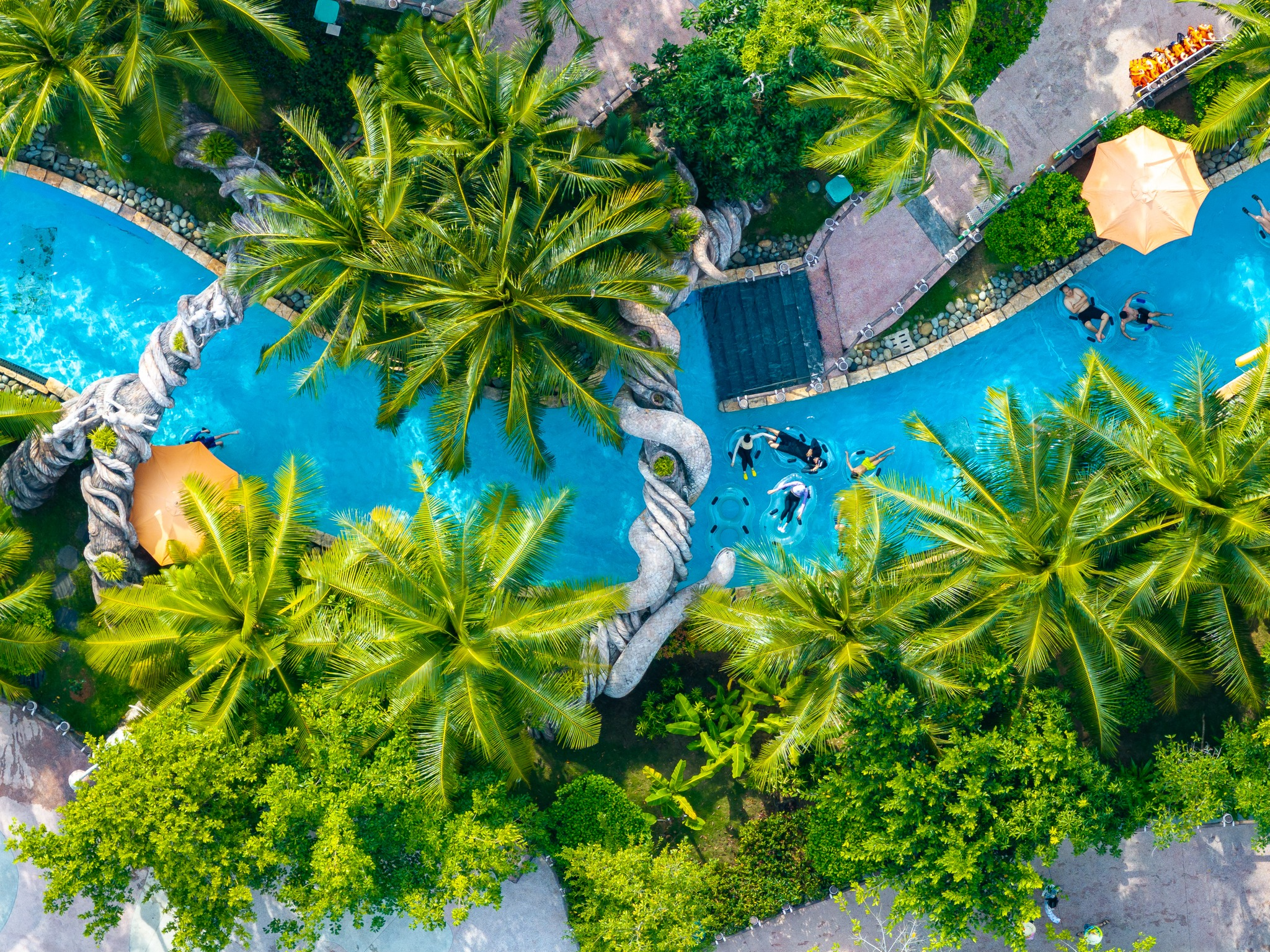 Không gian xanh mát của công viên nước Aquatopia.