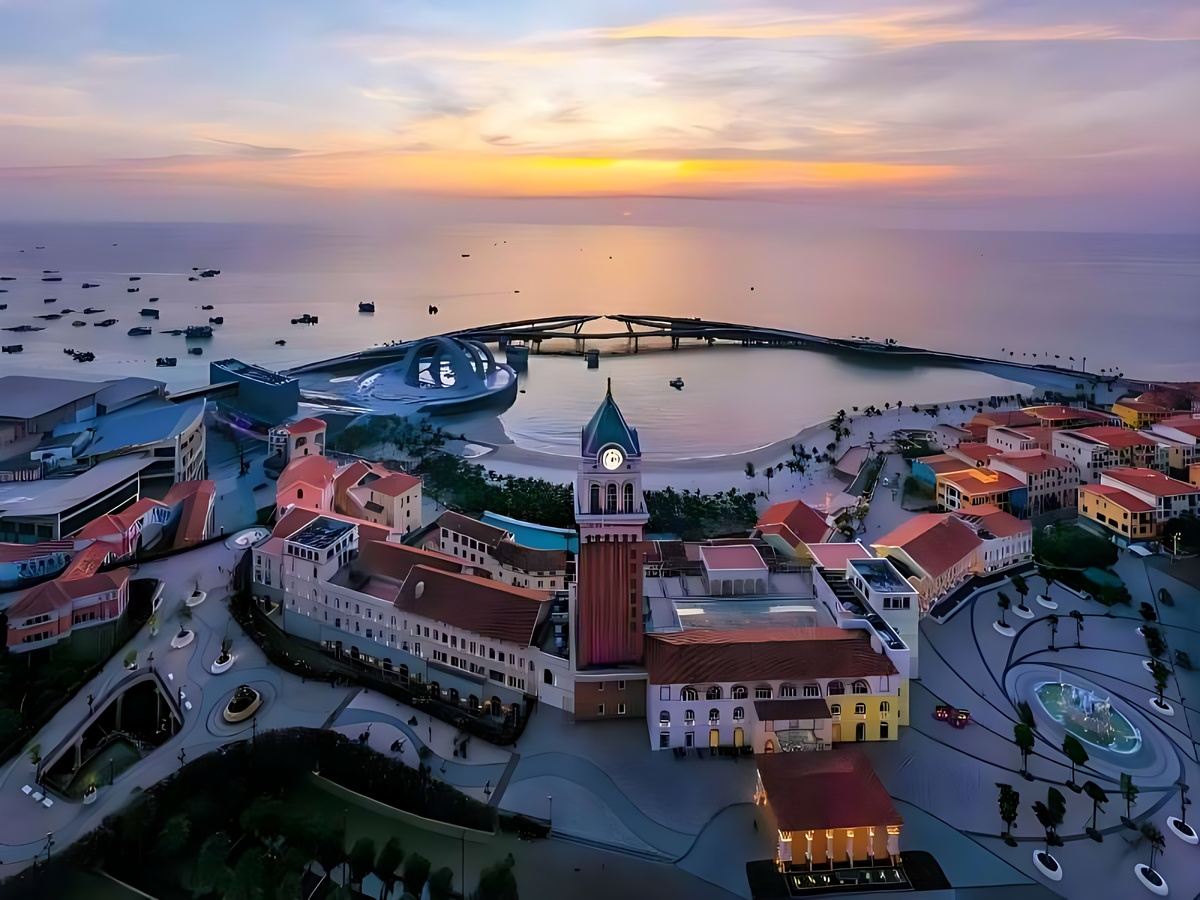 Thị trấn Hoàng Hôn cạnh Cầu Hôn