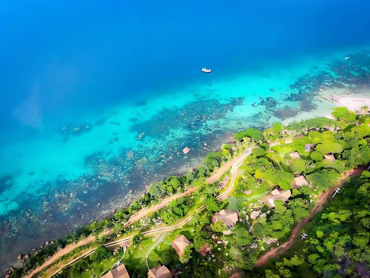 Biển Phú Quốc trong xanh, cát trắng, hệ sinh thái phong phú