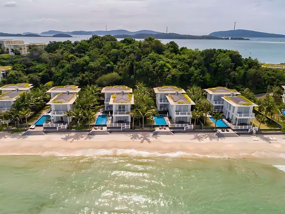 Premier Village Phú Quốc hướng biển với hồ bơi riêng biệt