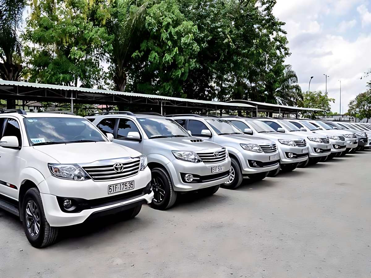 Thuê xe giúp di chuyển linh hoạt, tiết kiệm chi phí