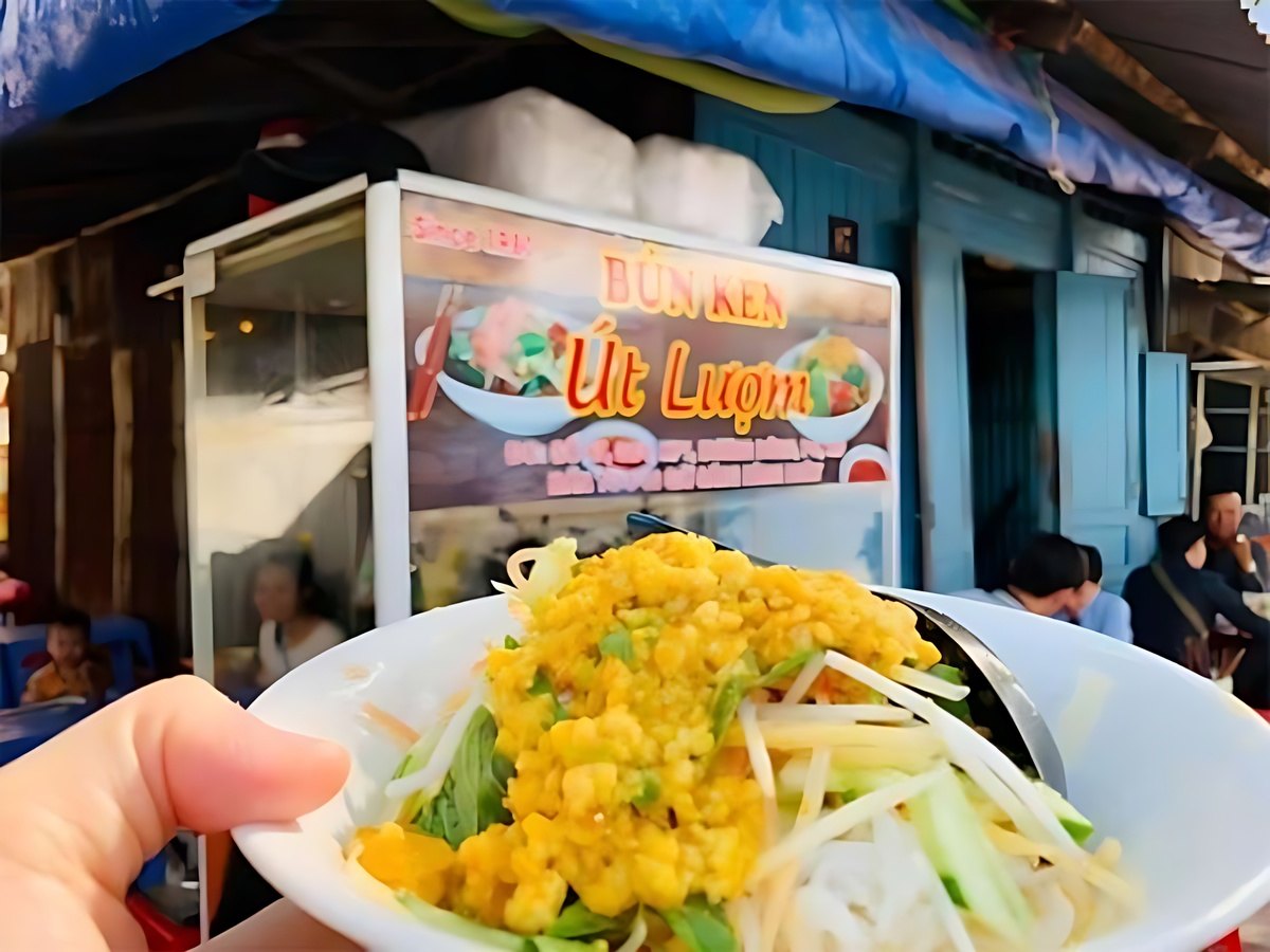 Bún kèn Phú Quốc đặc trưng với nước dùng cá và dừa