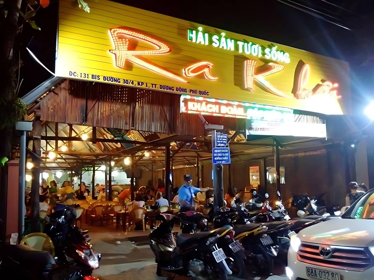 Quan sát lượng khách giúp đánh giá chất lượng hải sản