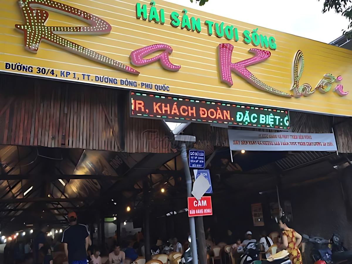 Nhà hàng Ra Khơi nổi bật với hải sản tươi ngon tại Dương Đông
