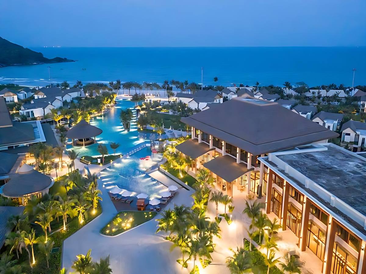 Villa mái lá gợi cảm giác hòa mình thiên nhiên biển