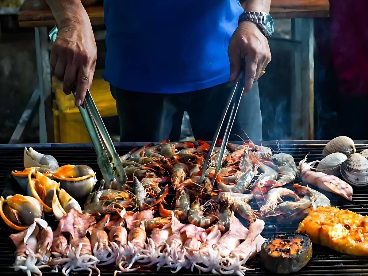 Du khách ưu tiên lựa chọn trải nghiệm ẩm thực tại những quán được review tốt