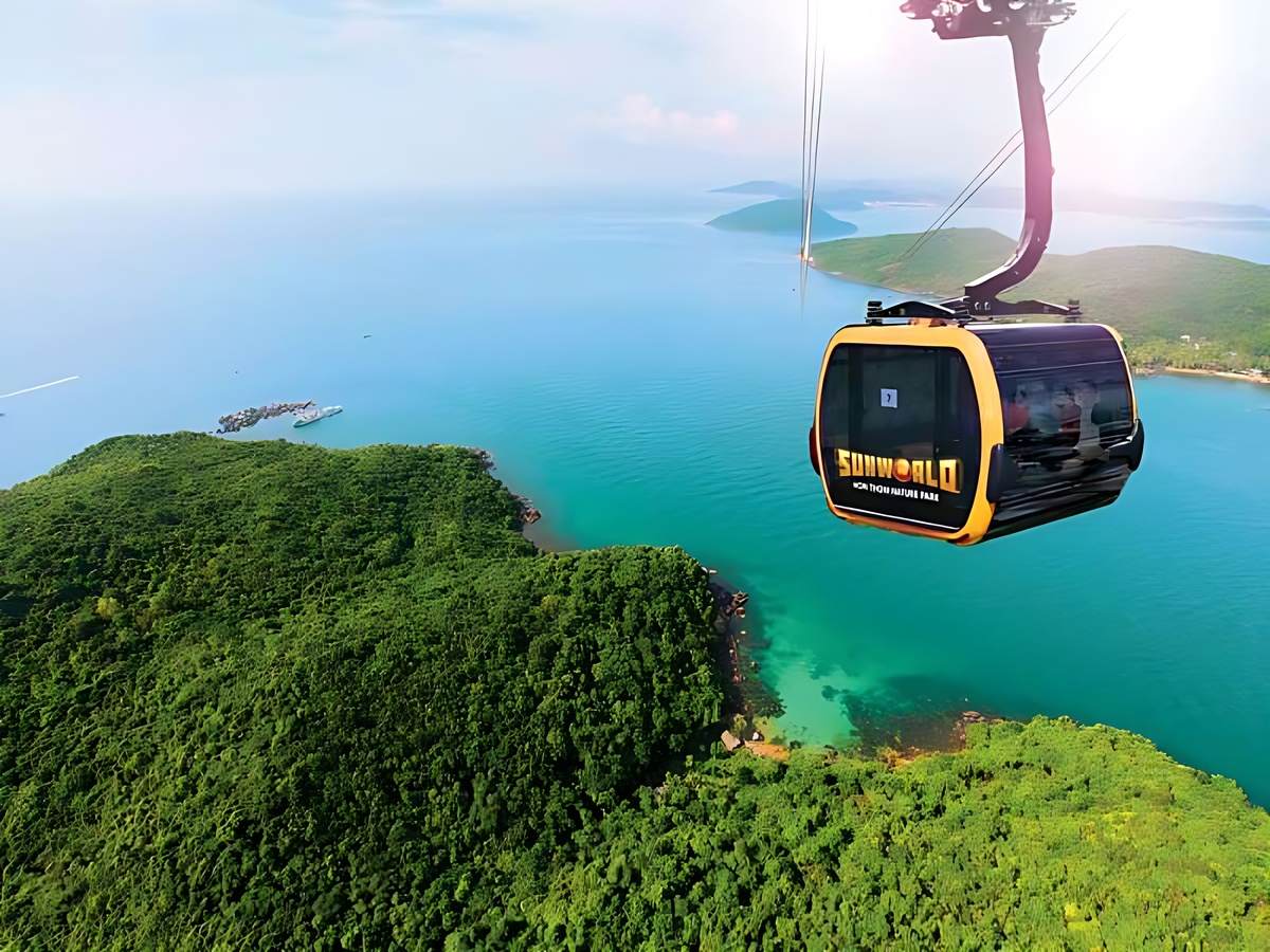 Cáp treo Sun World Hon Thom ngắm toàn cảnh quần đảo An Thới từ trên cao