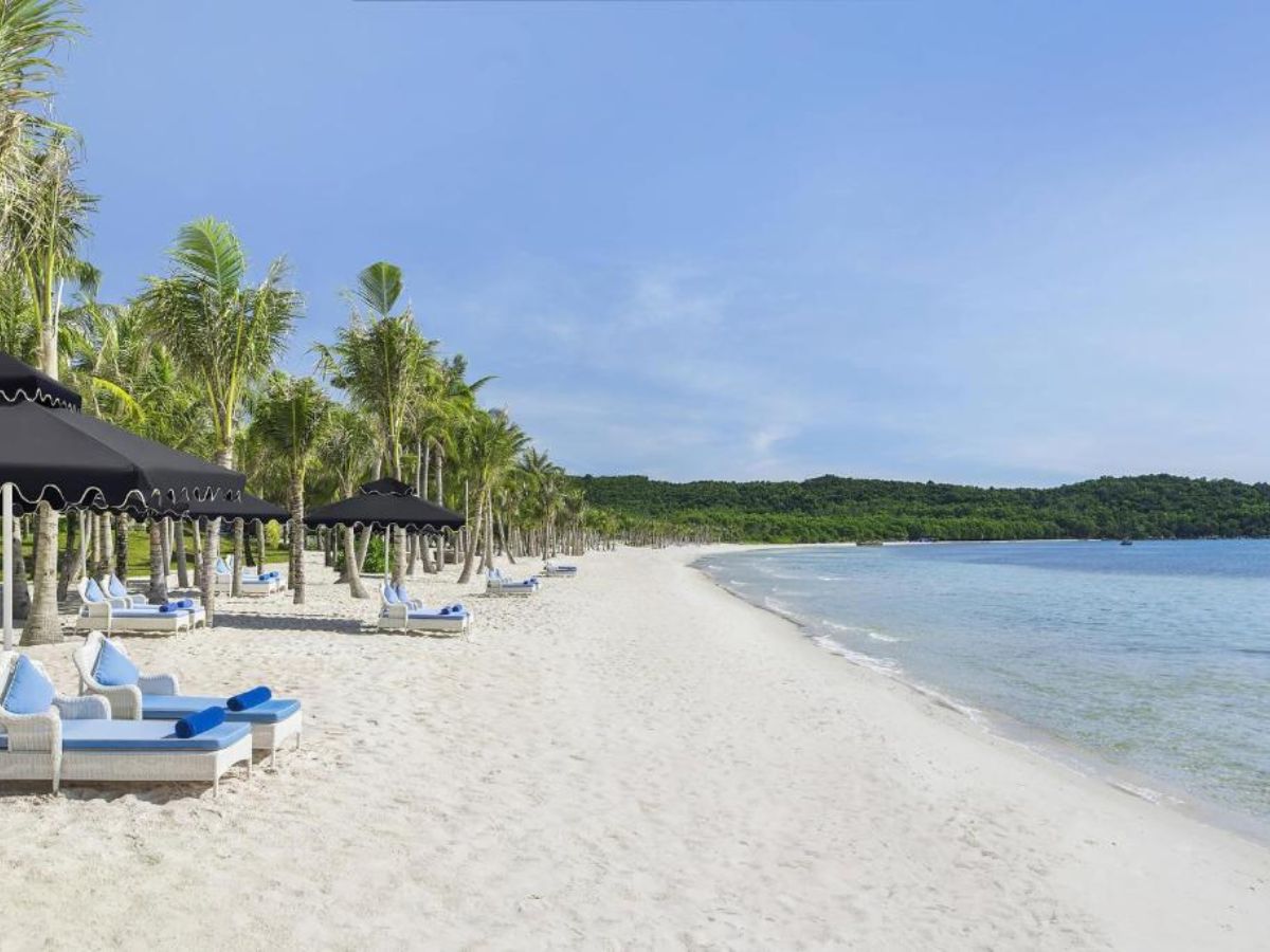 JW Marriott Phu Quoc Emerald Bay sở hữu khu vực bãi biển riêng tại Bãi Khem