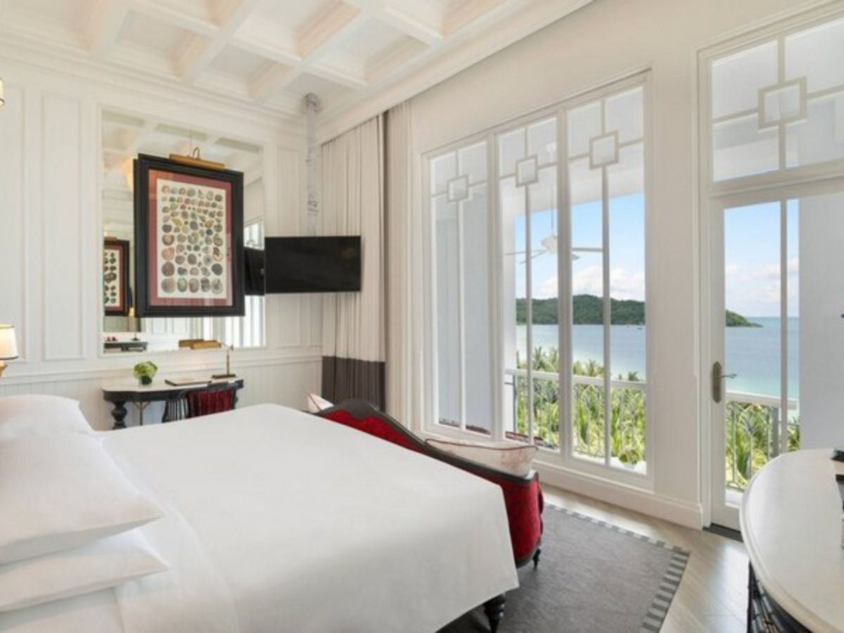 Phòng JW Marriott Phu Quoc Emerald Bay bao hàm trải nghiệm không gian và kiến trúc đặc trưng