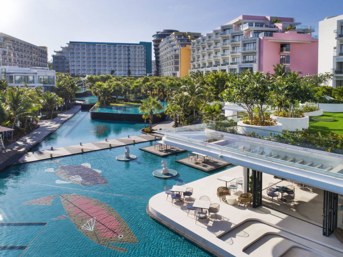 Premier Residences Phu Quoc Emerald Bay tọa lạc tại khu vực Bãi Kem, Nam đảo Phú Quốc