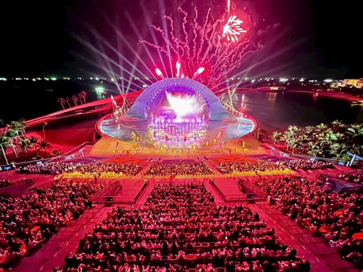 Kiss of the Sea là show trình diễn đa phương tiện quy mô lớn