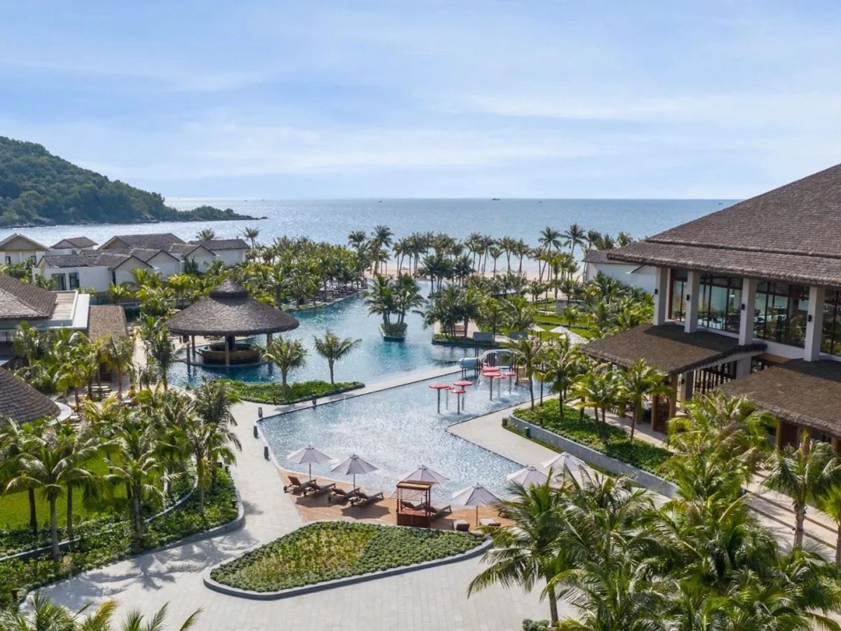 New World Phu Quoc Resort và Sunset Town cách nhau không xa, chỉ khoảng 5 km