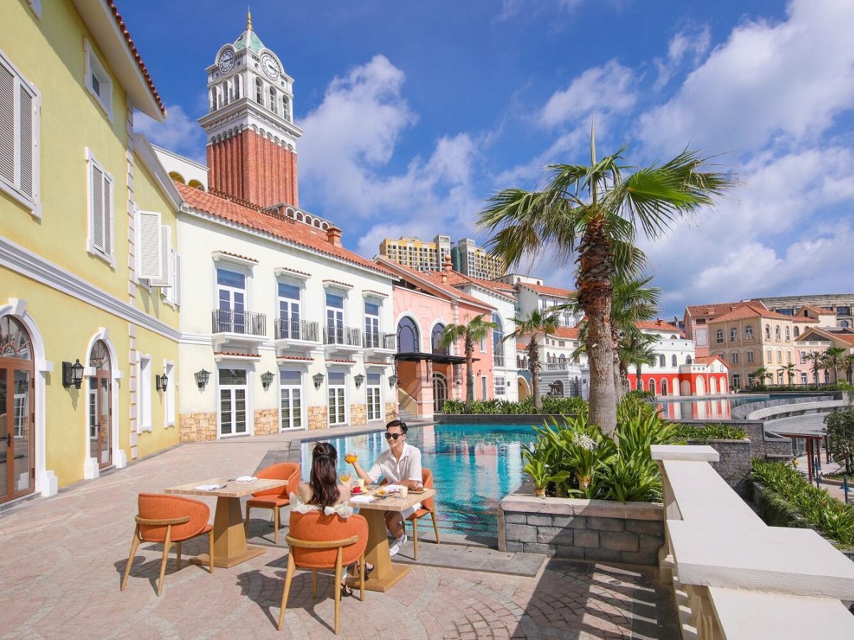 La Festa Phú Quốc nằm tại trung tâm Sunset Town