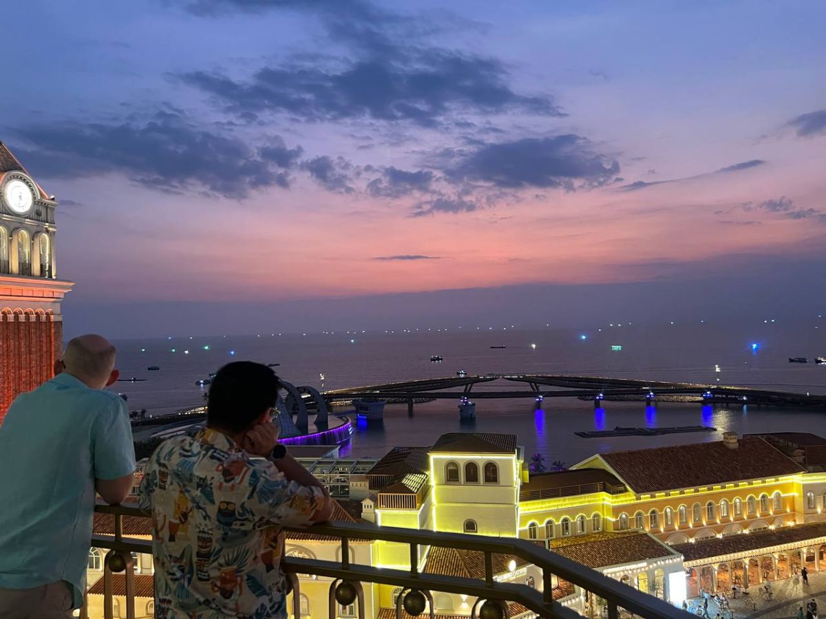 La Festa Phu Quoc nằm ở trung tâm Sunset Town