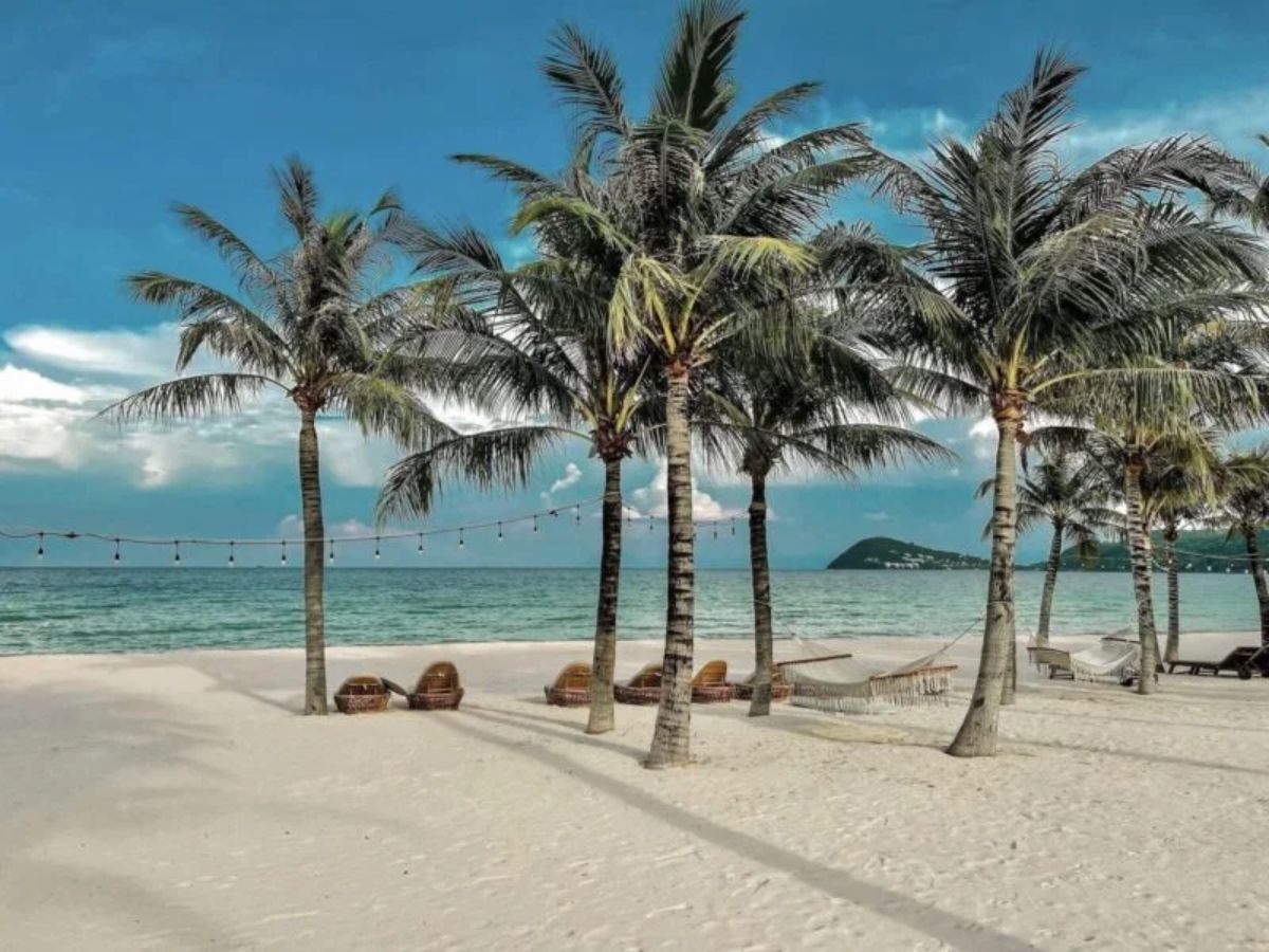 Du khách lưu trú tại Premier Residences Phú Quốc dễ dàng di chuyển ra biển bãi Khem