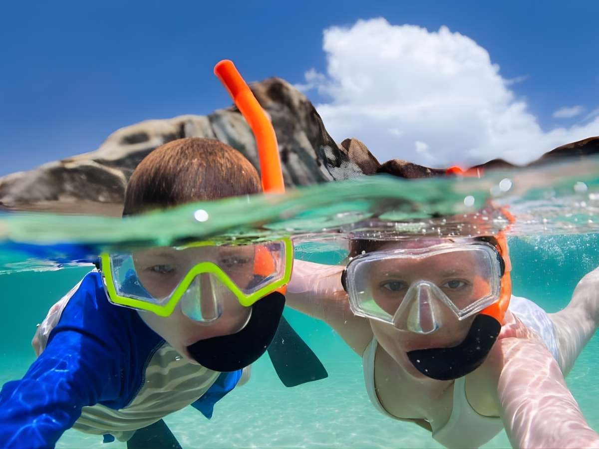 Snorkeling là hình thức lặn phổ biến dành cho du khách