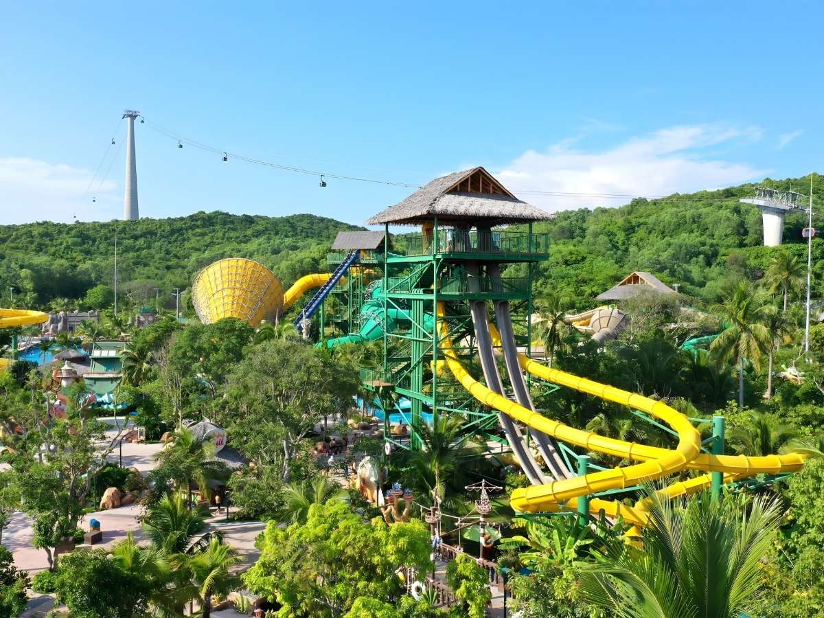 Sun World Hon Thom là tổ hợp vui chơi giải trí biển đảo nổi tiếng