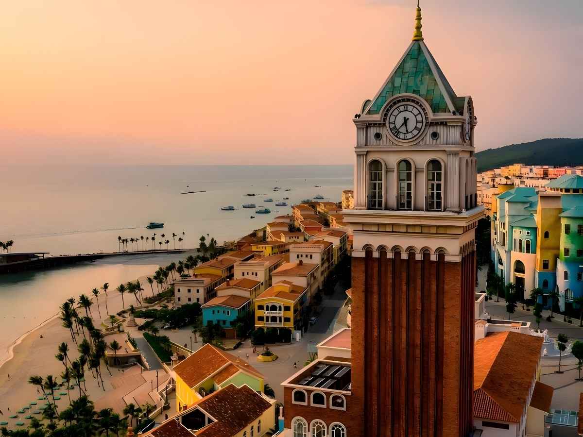 Thị trấn Hoàng Hôn là khu đô thị du lịch ven biển với kiến trúc Địa Trung Hải