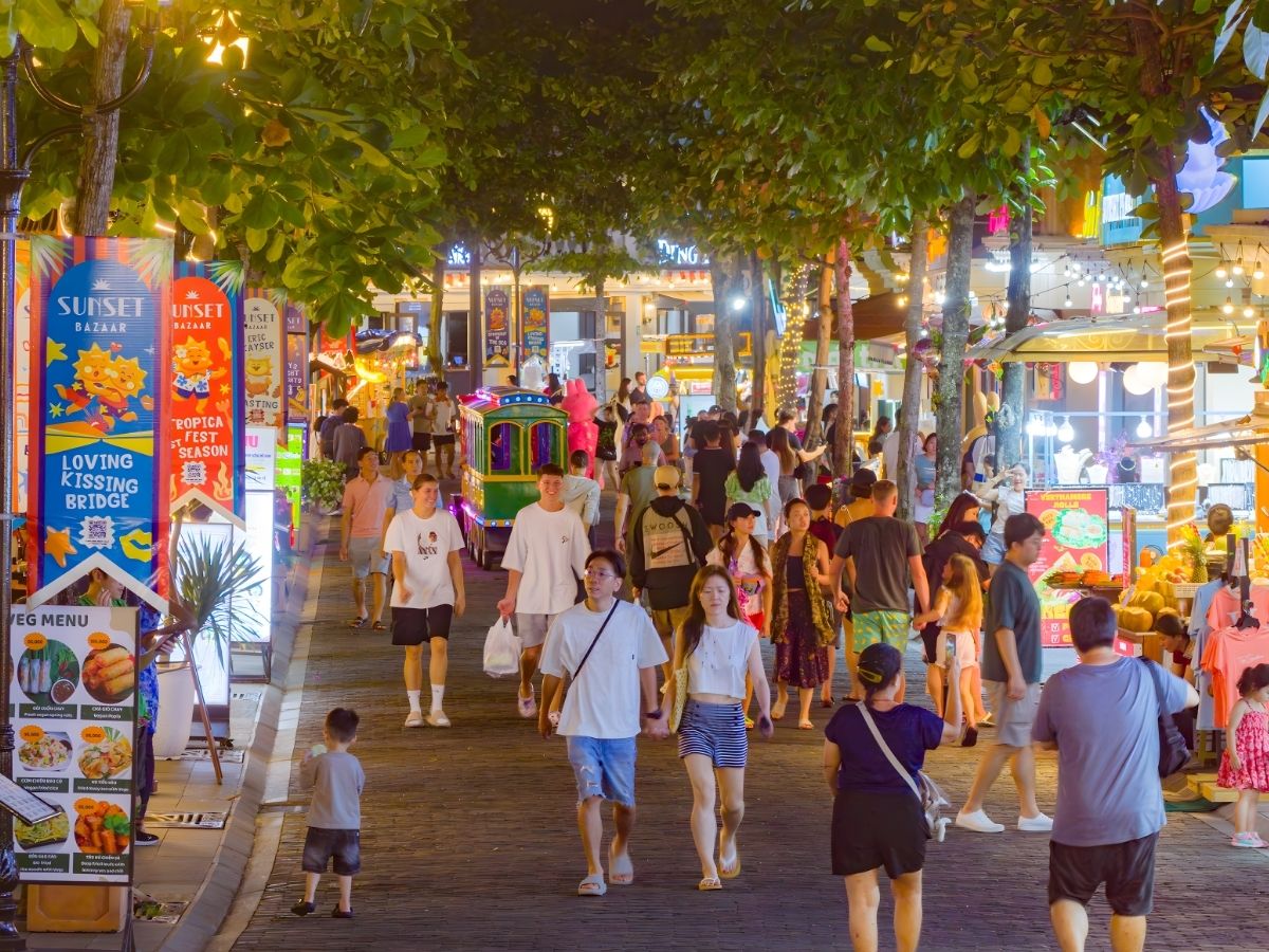 Chợ đêm Sunset Town Phú Quốc nằm trong khu vực Thị Trấn Hoàng Hôn