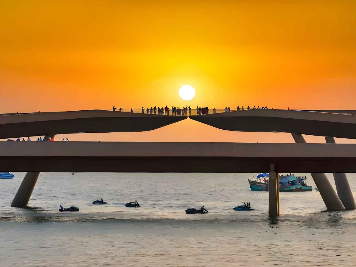 Cầu Hôn là công trình kiến trúc nổi bật tại Sunset Town
